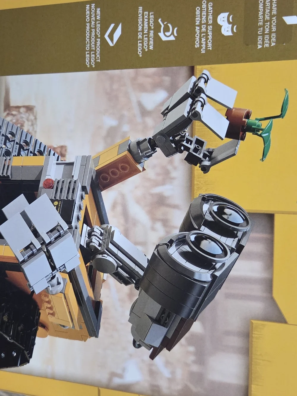 LEGO WALL·E Collectible Build - Yellow and Black
